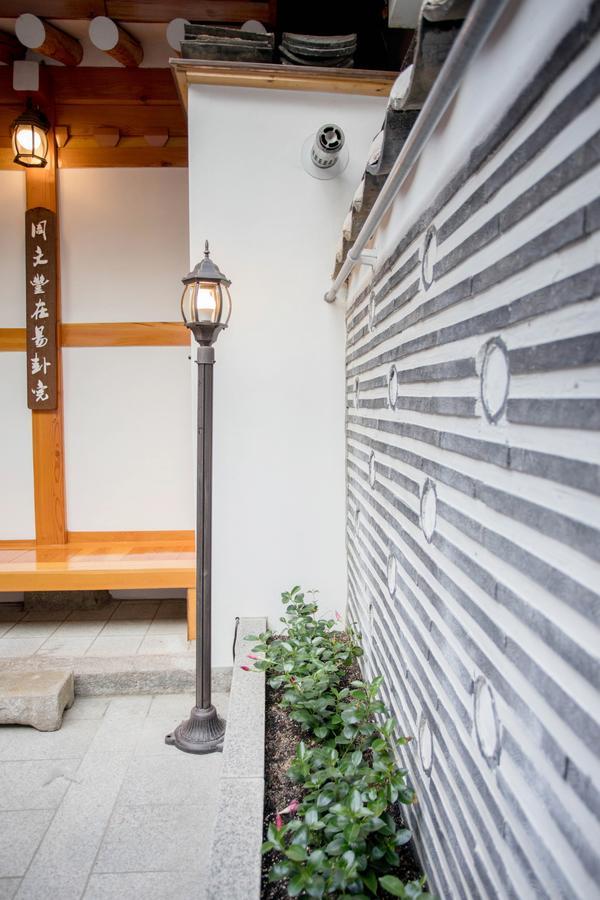 Hostel Vanilla 3 Suite Dongdaemun Seoul Exterior photo